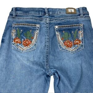 Western Blue Women's Size 17 Cactus Embroidered Pocket Stretch Jeans Flare Bell
